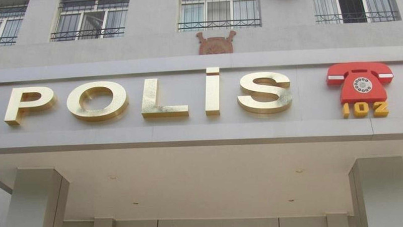 Bakıda kişi qadın tanışına hədə-qorxu gələrək pulunu alıb