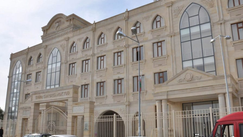 Bakıda daha bir məktəb distant təhsilə keçib