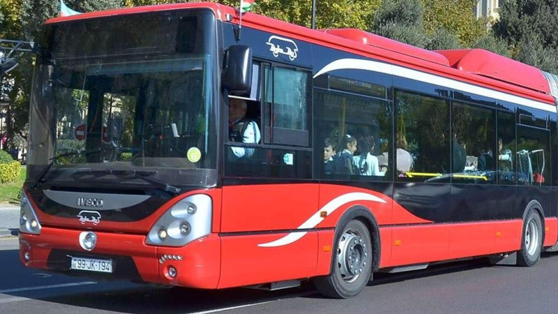 “BakuBus”ın sərnişin avtobusu qəza törədib