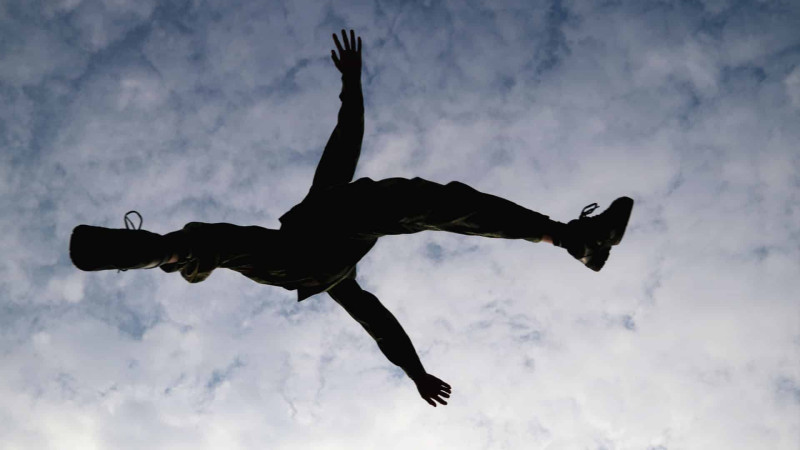 Bakıda gənc oğlan intihar edib