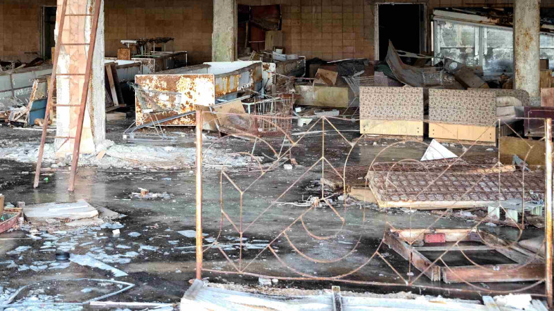 Bakıda işlək vəziyyət olan mağaza dağıdılıb