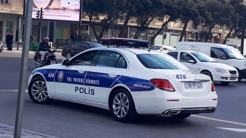 Bakıda yol polis əməkdaşları reyd keçirir