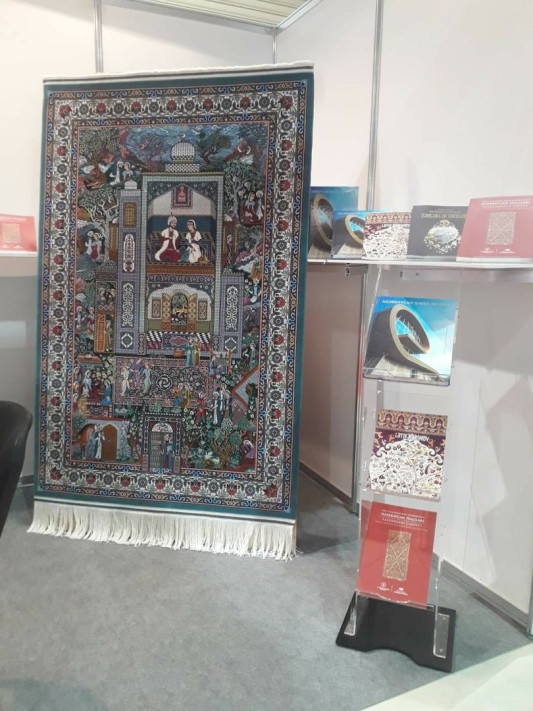 Bakıda  “Bəhram Gur və Dürsəti” xalçasının təqdimatı baş tutub