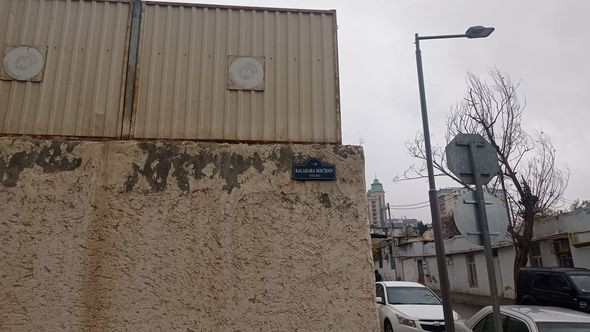 Paytaxtın mərkəzində pilləkən dağılıb
