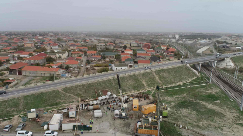 Pirşağıda tullantı sutəmizləyici qurğusu istiqamətində daşıyıcı kanalizasiya kollektorlarının inşası başlanıb