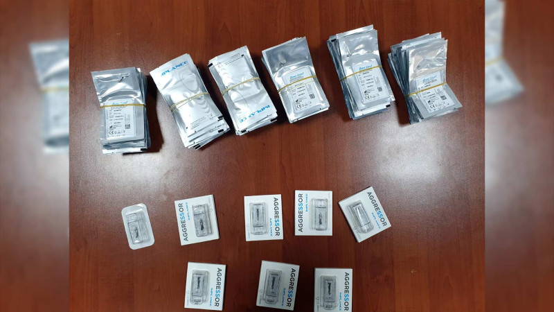 Azərbaycan vətəndaşı İstanbuldan qanunsuz yolu ilə diş implantları gətirmək istəyib