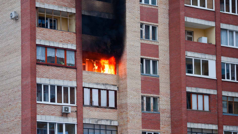 Bakıda yaşayış evində yanğın olub