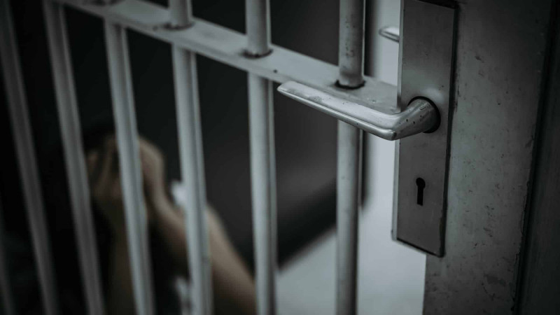 Bakıda inzibati həbs cəzası almış gənc oğlan özünü öldürüb