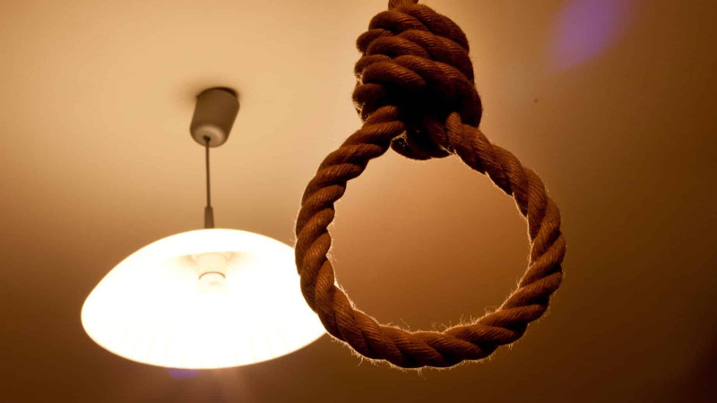 Bakıda 18 yaşlı kursant intihar edib