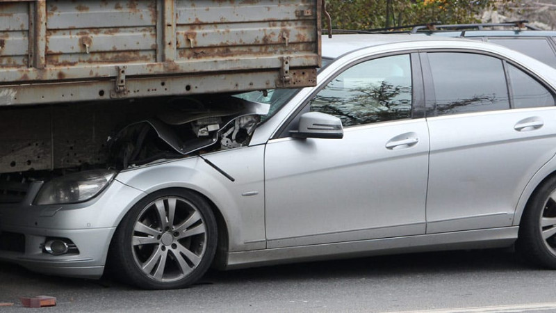 Nərimanov və Nizami rayonlarında avtoqəza baş verib