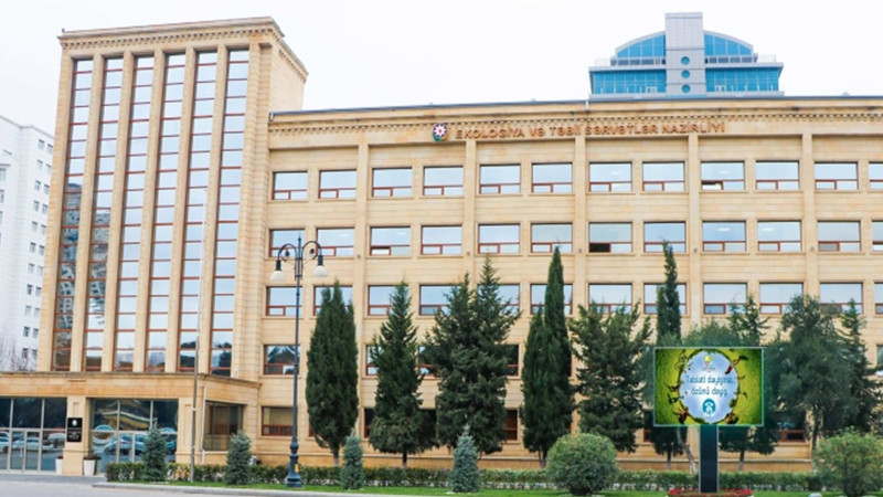 Bakıda nazirliyin binasında tüstülənmə hadisəsi qeydə alınıb