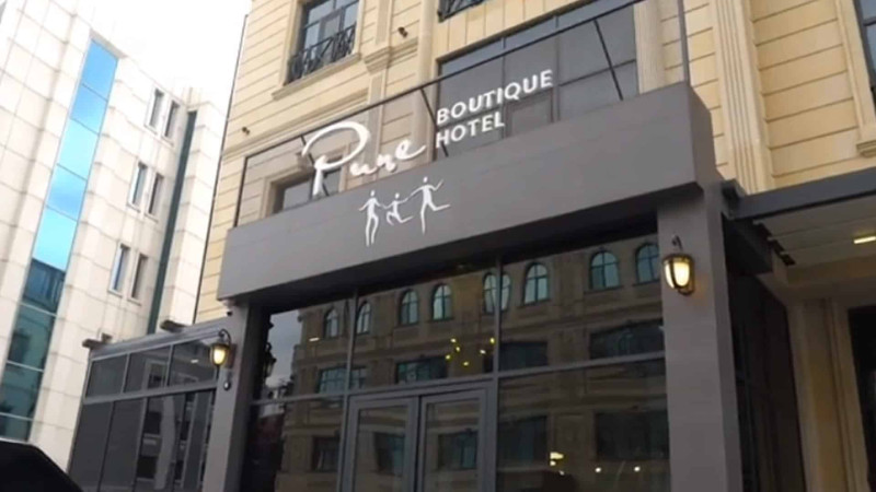 “Pure Boutique Hotel”in rəhbərliyi polis bölməsinə aparılıb