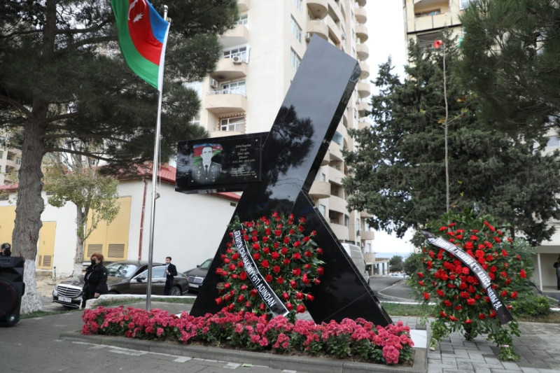 Xətai rayonunda Vətən müharibəsi şəhidi kapitan Nəcəf Şikarovun adı əbədiləşdirilib