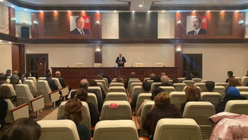 Bakıda 3-cü doza vaksinin vurulması ilə bağlı müşavirə keçirilib