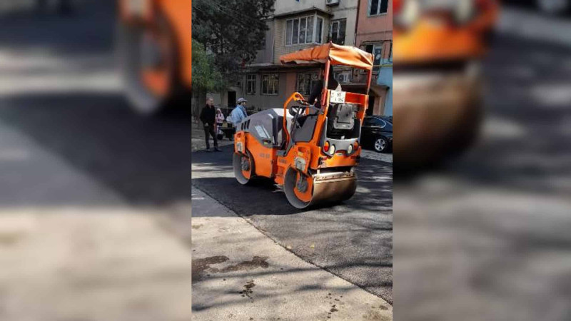 Bakıda binaların həyətlərində təmir işləri davam etdirilir