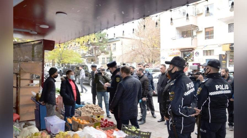 Bakı şəhəri ərazisində küçə ticarətinə qarşı reydlər keçirilib