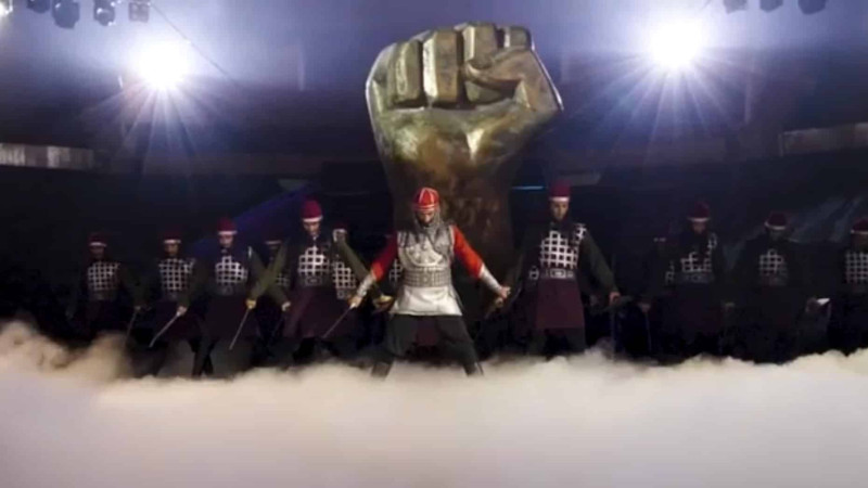 Bakı Dövlət Sirki “Dəmir yumruq” adlı kompozisiya yaradıb