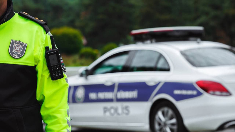 Yol Polisi küləkli və yağmurlu hava ilə əlagədər sürücülərə müraciət edib