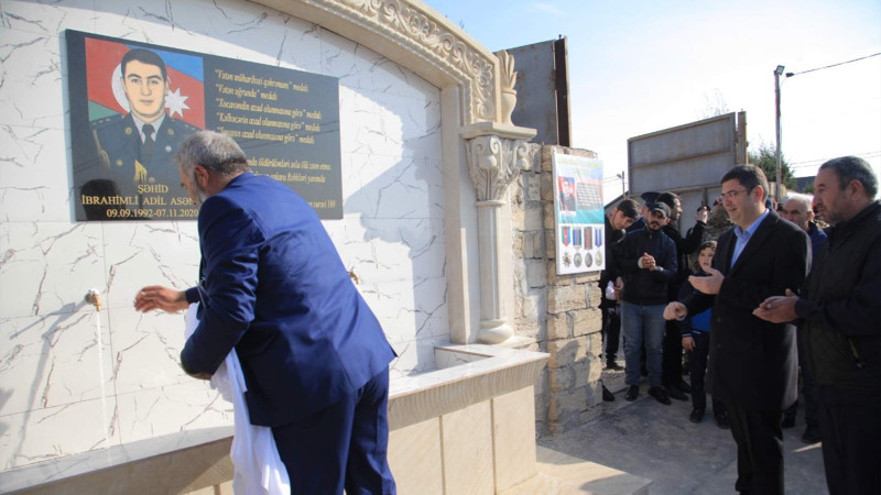 Bakıda daha bir şəhidin xatirəsinə tikilmiş abidənin açılışı olub