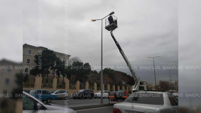 Paytaxtda avtomobil yolları işıqlandırılır