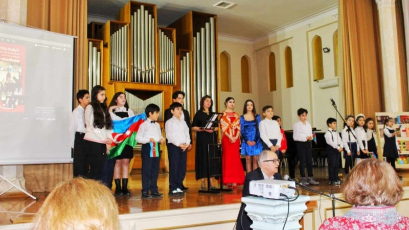 Bakı Musiqi Akademiyasında yeni kitabın təqdimatı keçirilib