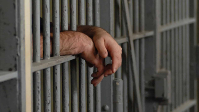 Xətai rayonunda narkotik vasitənin təsiri altında olan sürücü avtomobillərə ziyan vurub