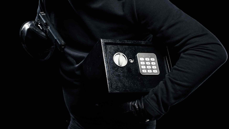 Bakıda bank hesabından 2000 manatdan artıq oğurluq edənlər saxlanılıb