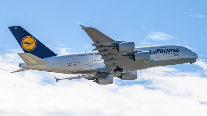 “Lufthansa” aviaşirkəti Bakı ilə reyslərini bərpa edib