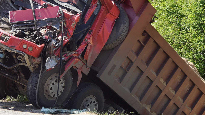 59 saylı məktəbin yanında yük avtomobili qəza törədib