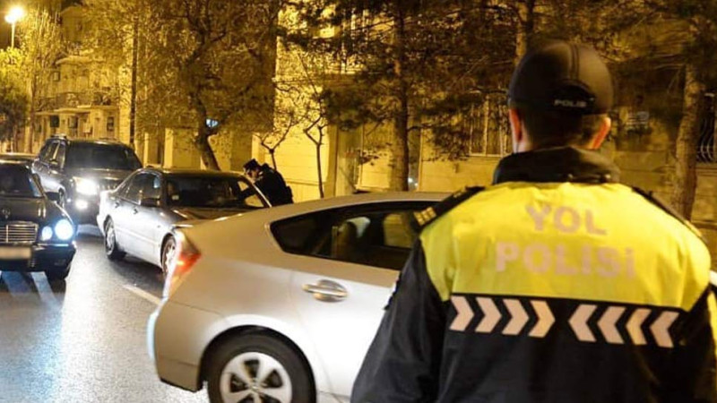 Sürücü Bakı-Sumqayıt şosesində ilə yol polisinin yanından 200 km/saat sürətlə hərəkət edib