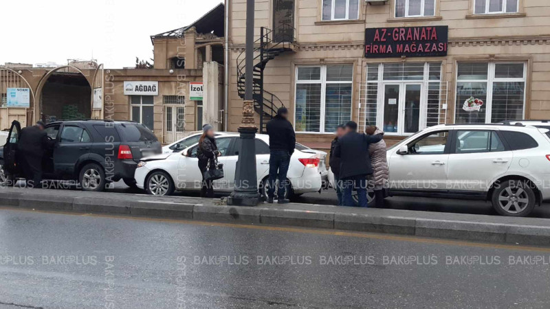 Səbail rayonunda zəncirvari avtoqəza baş verib