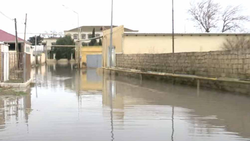 Türkan qəsəbəsinin bir küçəsində kanalizasiya sistemi yoxdur