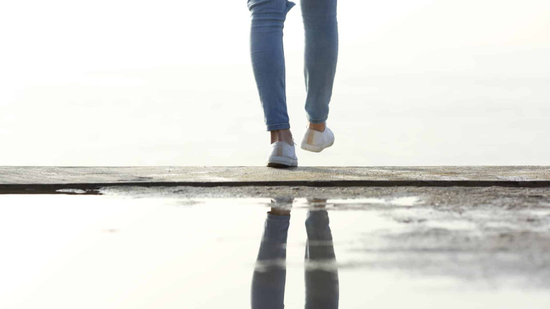 Bakıda 18 yaşlı qız intihar edib