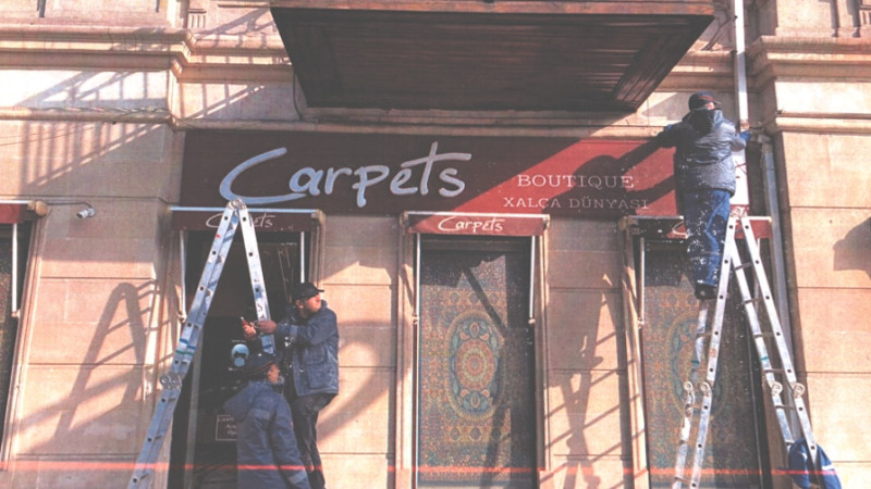 Bakıda qanunsuz reklam lövhələri tarixi binalardan sökülür