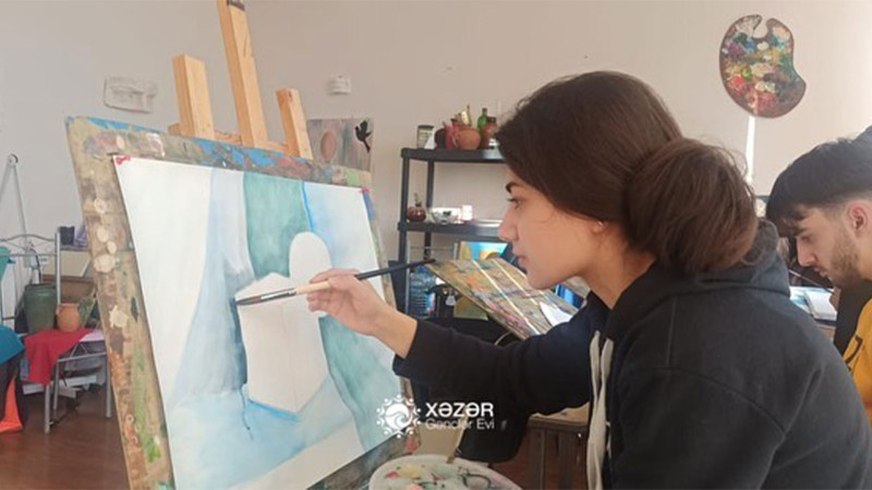 Xəzər rayonunda ödənişsiz rəsm dərsləri keçirilir