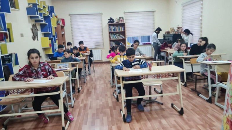 İncəsənət Universitetinin tələbələri xeyriyyə aksiyası keçirdib