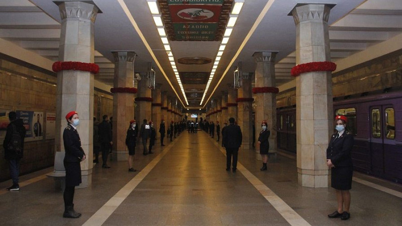 Bakı Metropolitenində şəhidlərin xatirəsi yad edilib