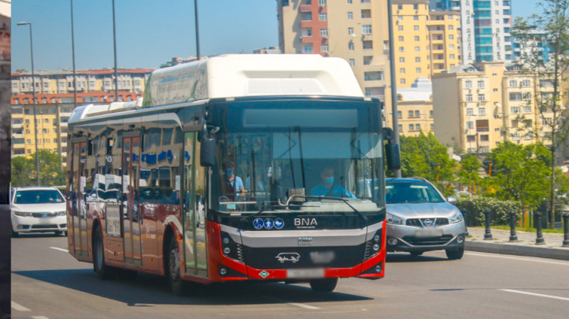 Paytaxtda “Baku Bus”a məxsus avtobusun iştirakı ilə qəza baş verib
