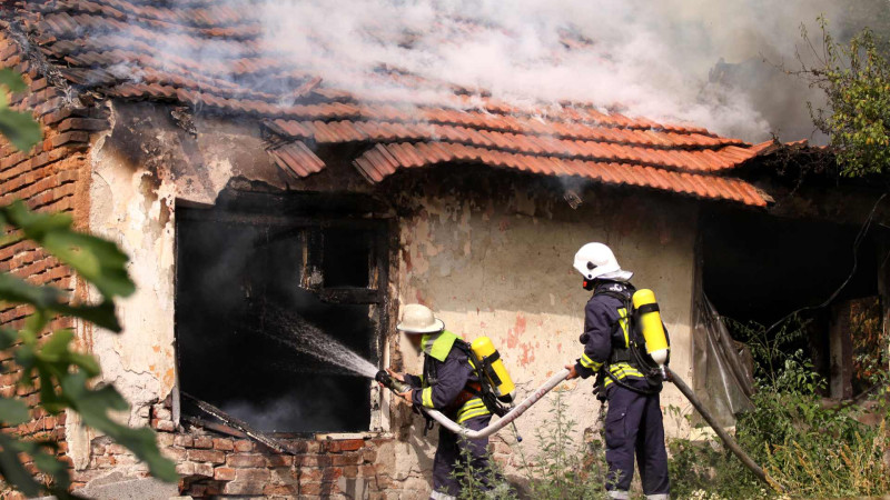 Bakıda fərdi evdə yanğın olub