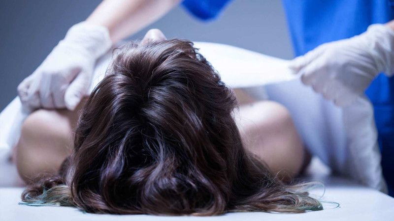 Bakıda qadın özünü 5-ci mərtəbədən ataraq intihar edib