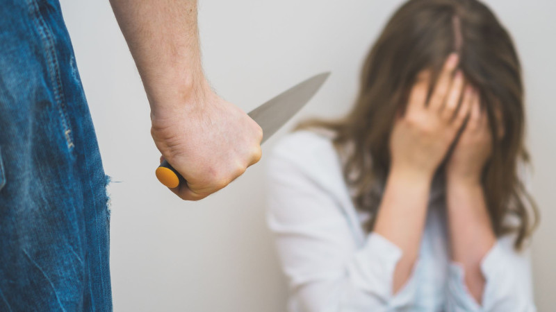 Xəzər rayonunda arvadını bıçaqlayan şəxsin məhkəməsi başlayır