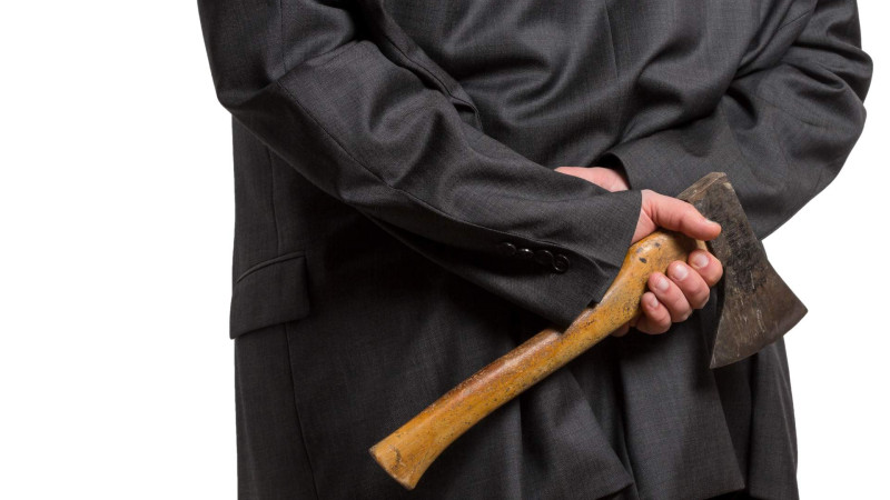 Əhmədlidə kişi yaşadığı mənzildə öz həyat yoldaşını baltaladı