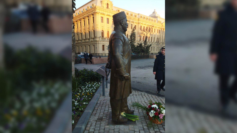 Hacı Zeynalabdin Tağıyevin heykəlini zədələyənlər saxlanılıb