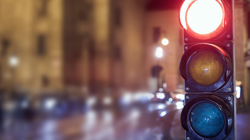 Bakıda avtomobil gənc oğlanı vurub