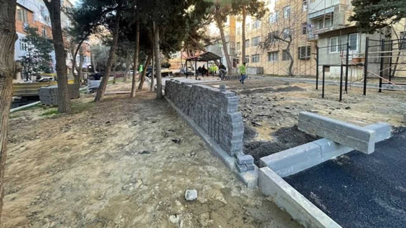 Nəsimi rayonunda binaların həyətləri abadlaşdırılır