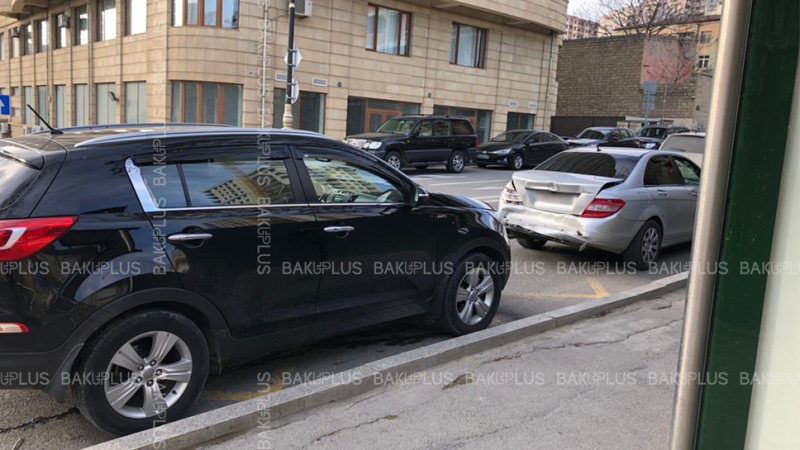 Paytaxtın mərkəzində yol qəzası baş verib