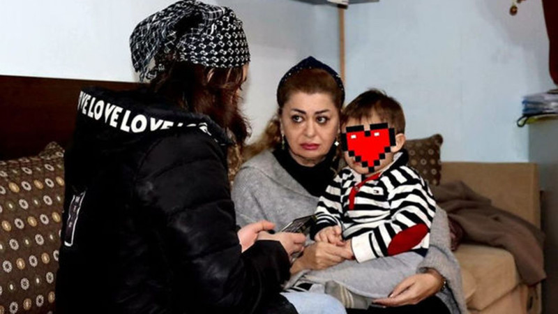 Polis bölməsinə atılan iki yaşlı körpənin anası azyaşlı qız olub