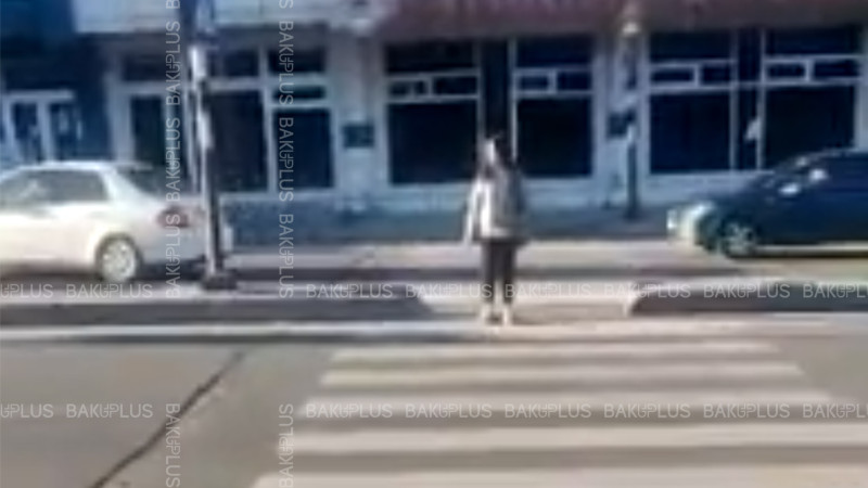 Ya bir yol tap, ya bir yol aç, ya da yoldan çəkil: piyadaların yollarını bağlayan sürücülər