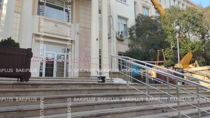 Bakıda Pedaqoji kollecdə abadlıq işləri aparılır