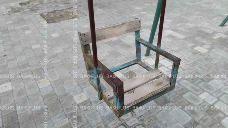 Səbail rayonunda uşaq meydançası baxımsız vəziyyətə düşüb